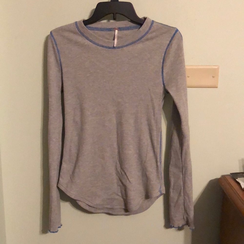 Long sleeve grey shirt with zippers